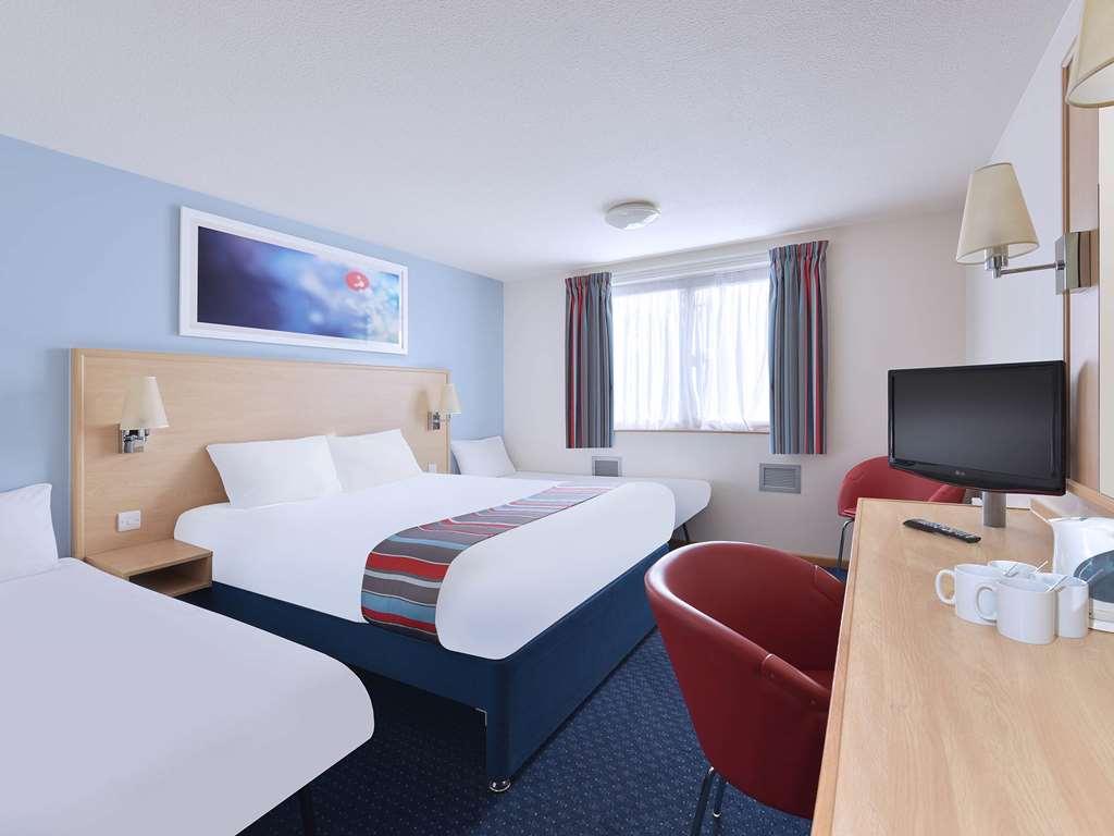 Travelodge Birmingham Dudley Стая снимка
