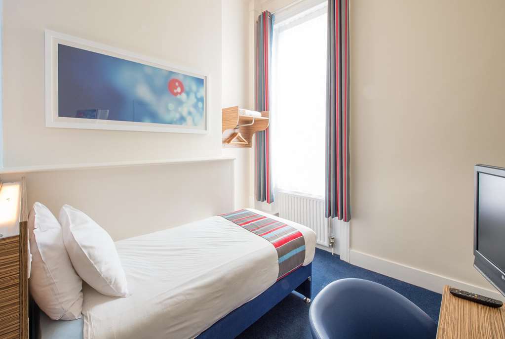 Travelodge Birmingham Dudley Стая снимка